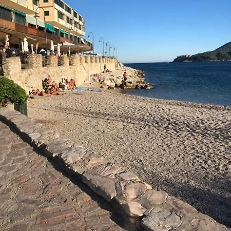 Apartment Porto Azzuro 6 Beds
